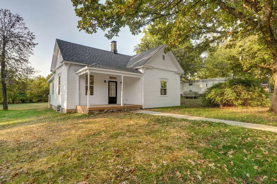 302 E Odell ST, Marionville, MO 65705