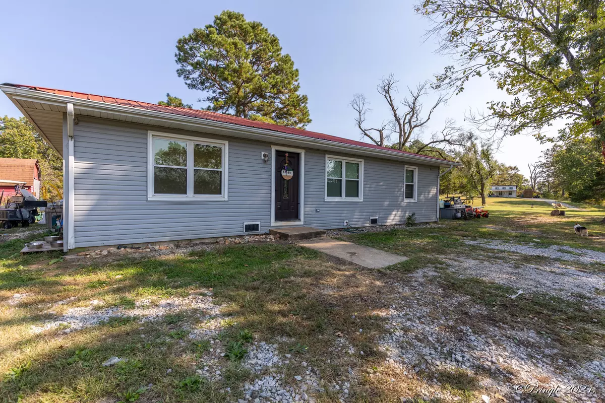 West Plains, MO 65775,9744 County Road 8270