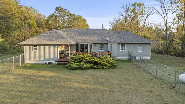 Ava, MO 65608,10472 Private Drive 5312
