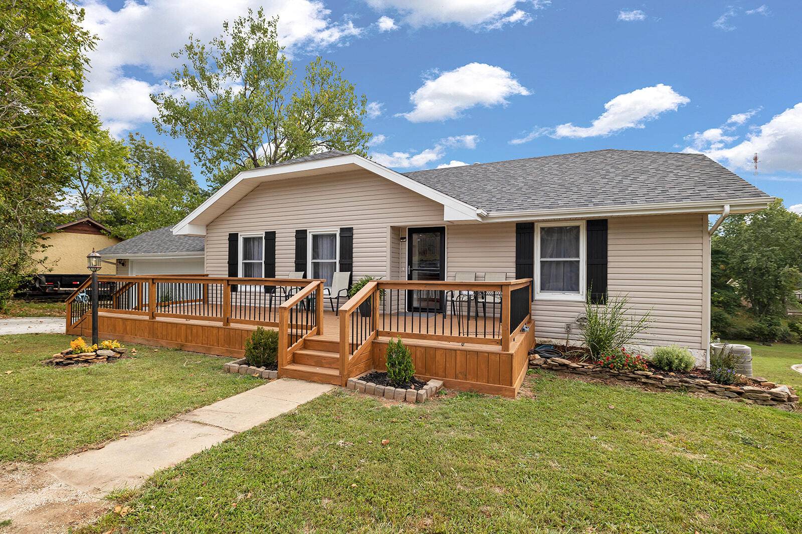 Ozark, MO 65721,1404 E Sycamore ST