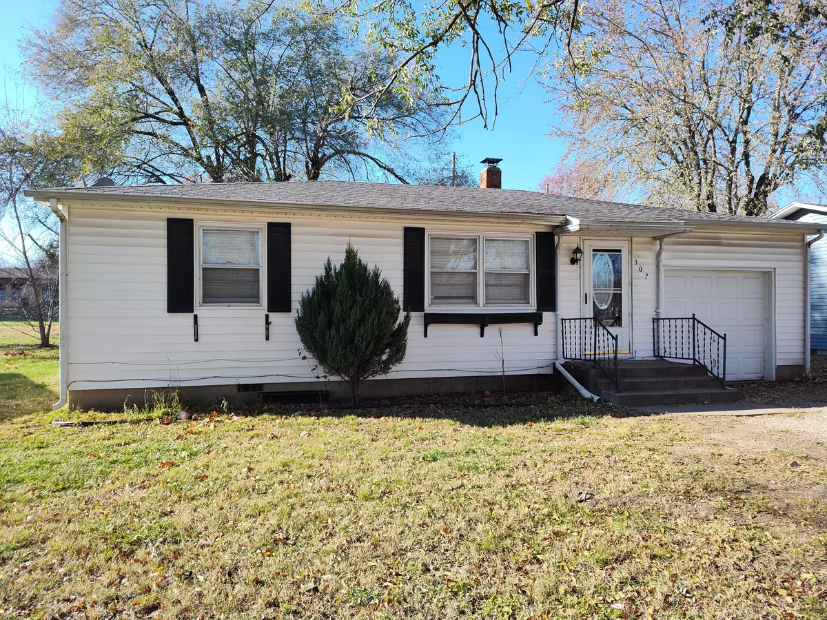 Bolivar, MO 65613,307 N Williams AVE