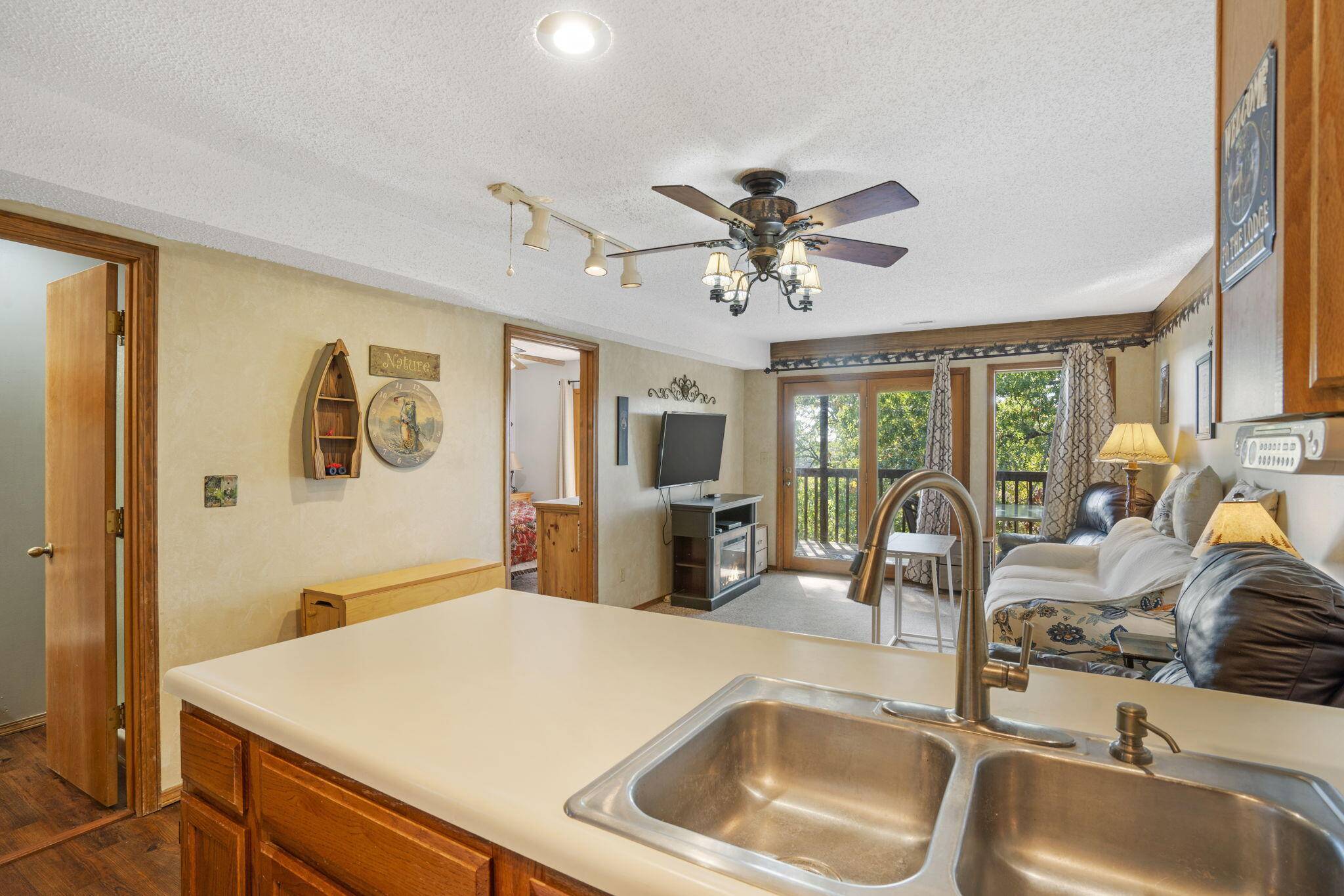 Branson West, MO 65737,550 Notch LN #7