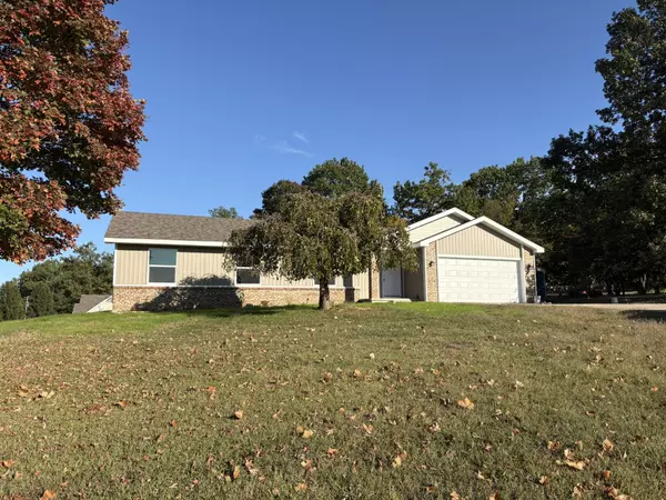 Marshfield, MO 65706,520 Pine Ridge ST