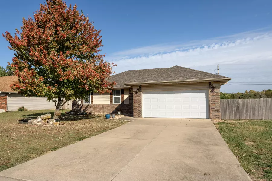 4041 W Ridgeview ST, Battlefield, MO 65619