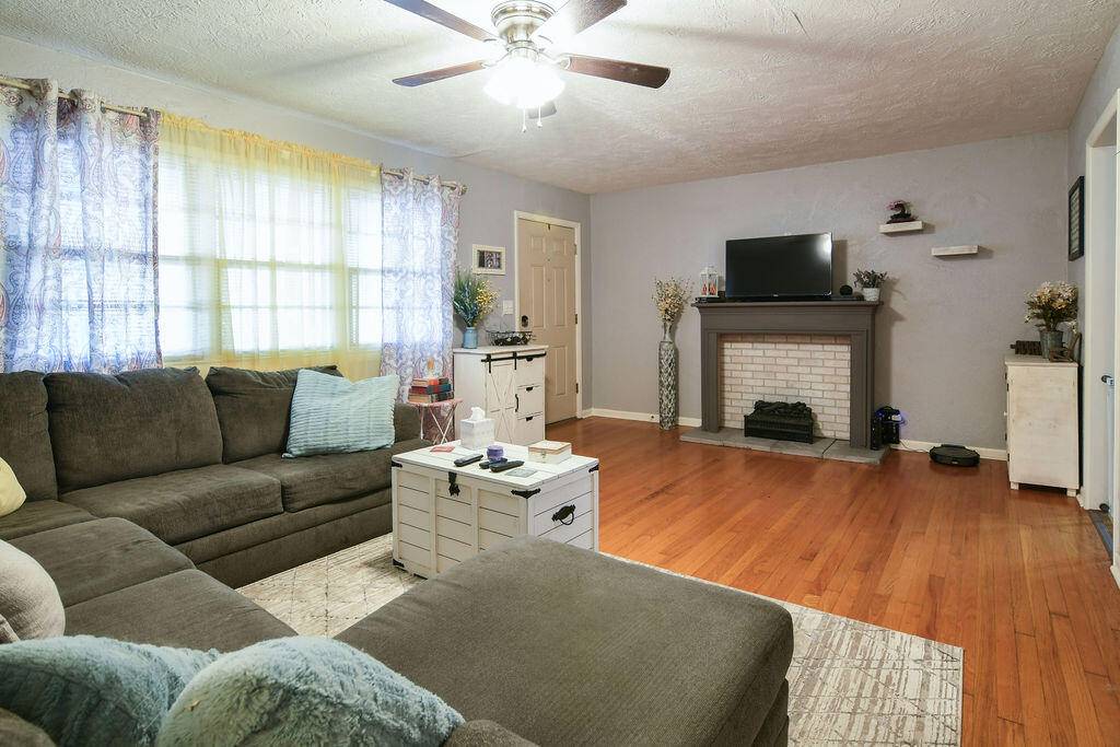 Springfield, MO 65806,520 S Forest CT