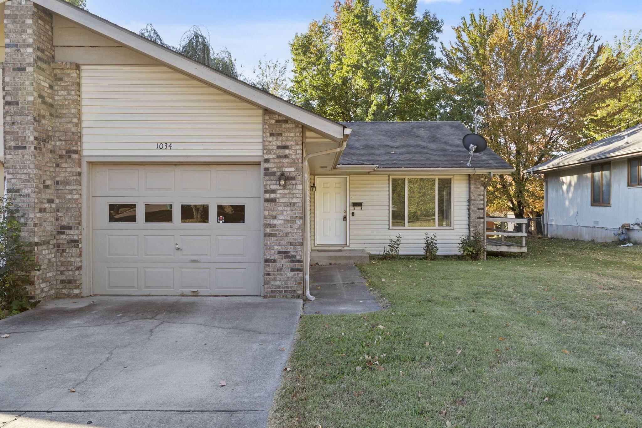 Springfield, MO 65807,1034 W Catalpa ST