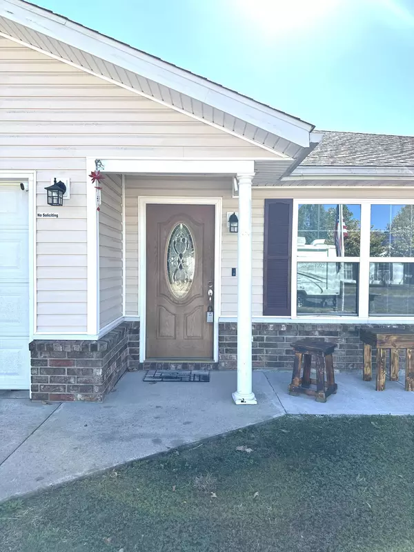 1915 Sylvan AVE, Neosho, MO 64850