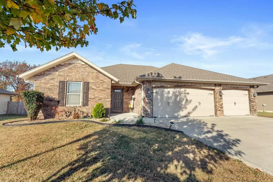 529 Patriot Place DR, Rogersville, MO 65742