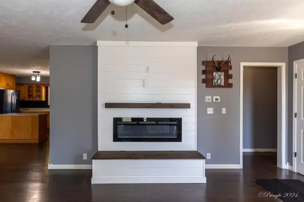 Dora, MO 65637,46681 State Route 14