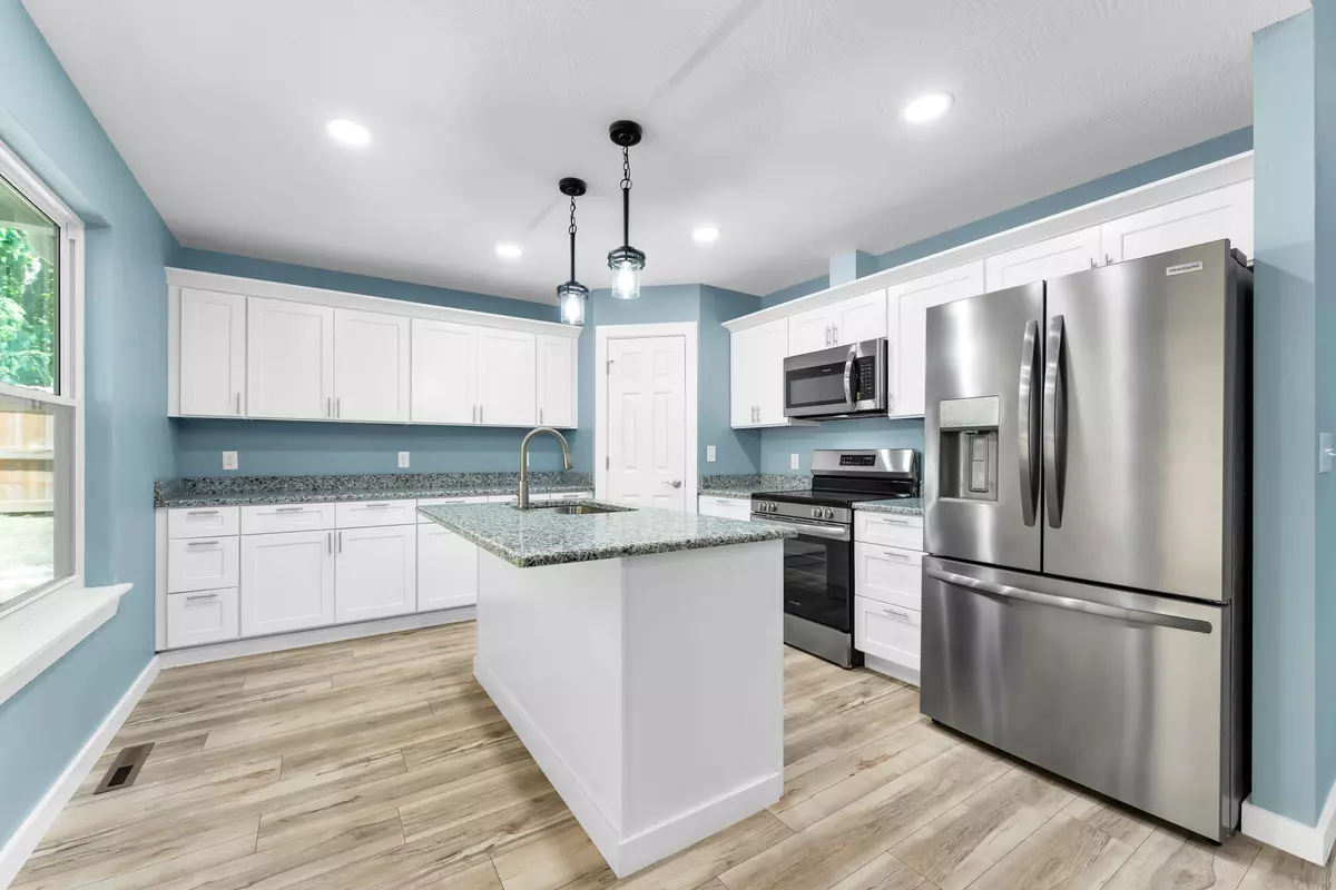 Forsyth, MO 65653,146 Mound ST