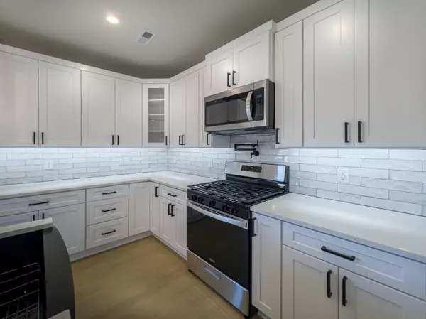 Clever, MO 65631,105 E Acacia CIR