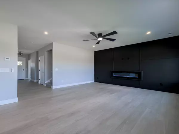 Clever, MO 65631,105 E Acacia CIR