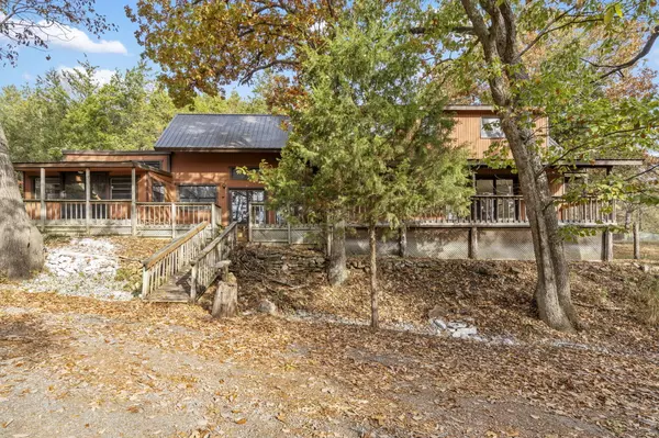 Golden, MO 65658,27000 Farm Rd 2250