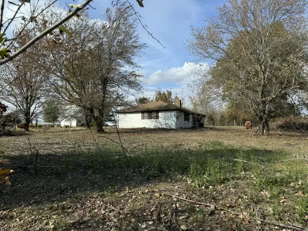 Marshfield, MO 65706,1048 S Elm RD