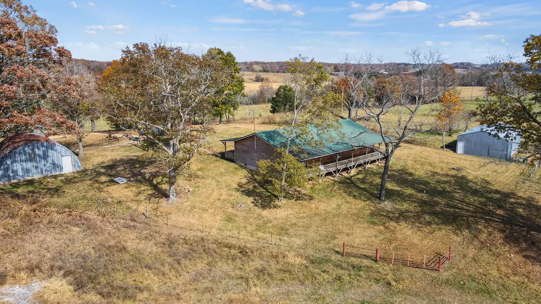 7048 County Road 1320, West Plains, MO 65775