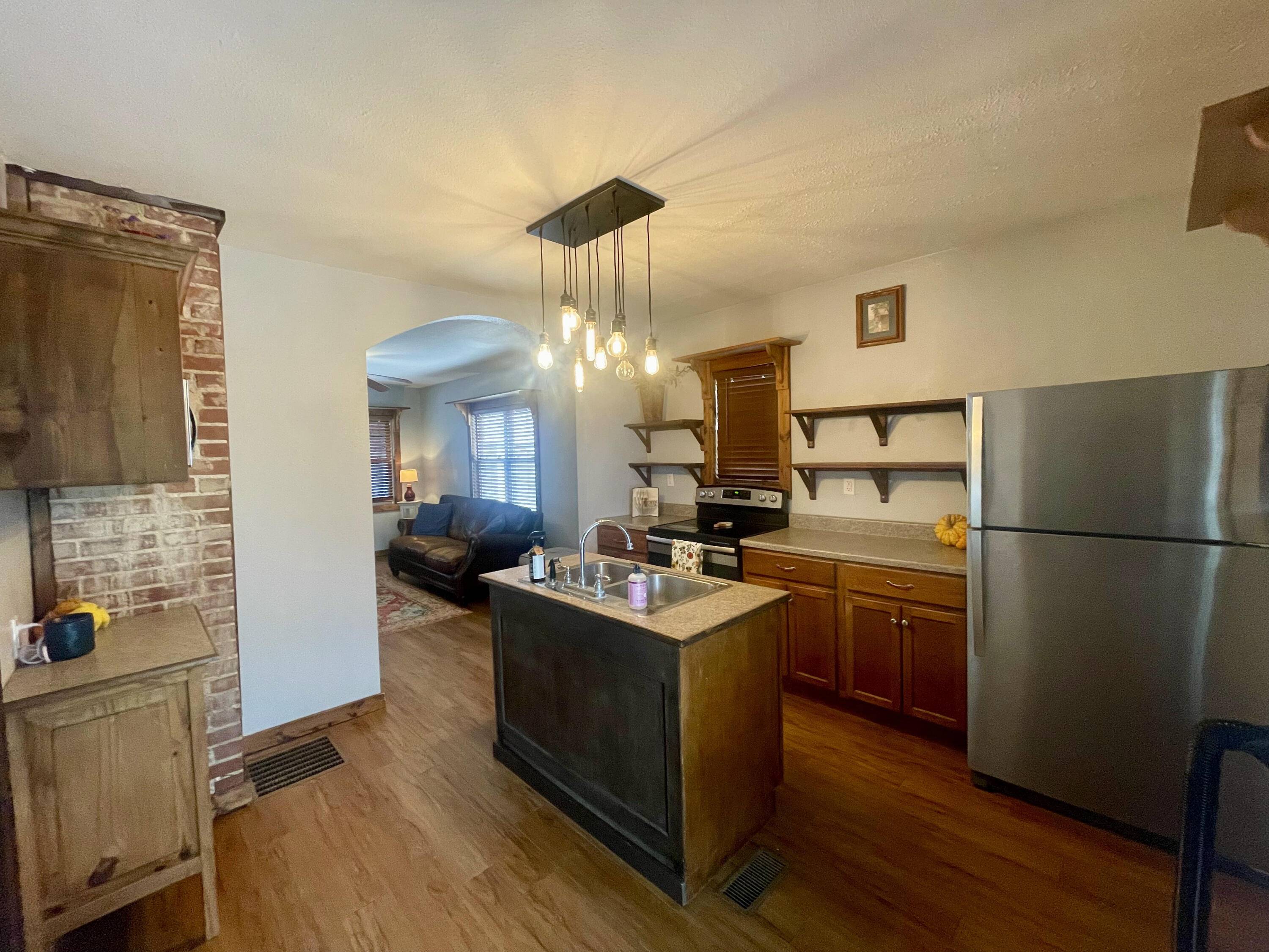 Mountain Grove, MO 65711,112 E 4th Street