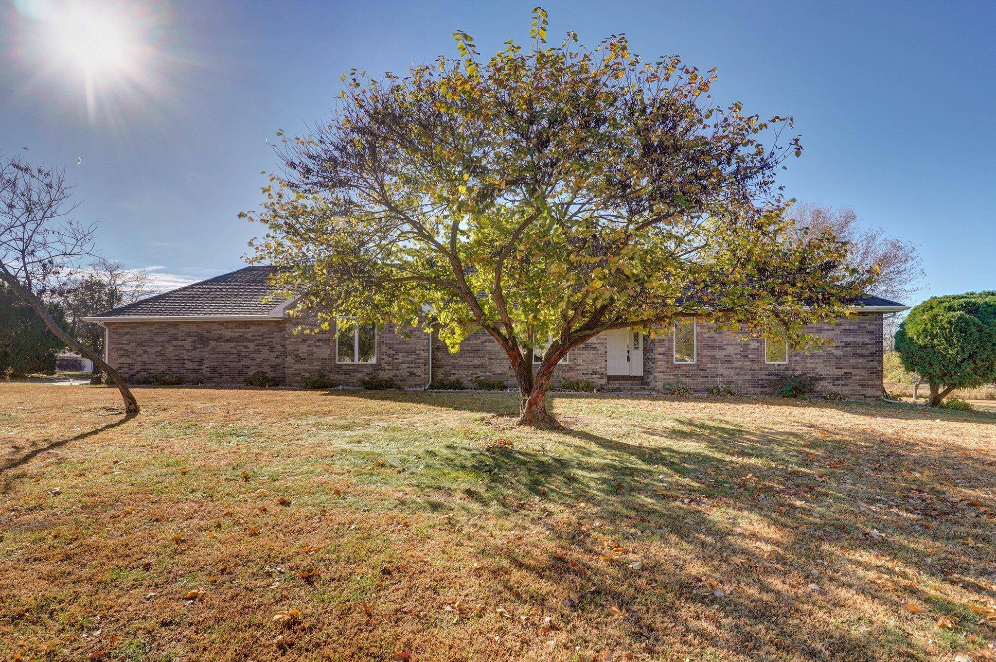 1112 Vineyard DR, Nixa, MO 65714