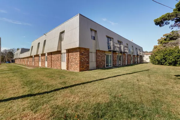 933 S Wildan AVE, Springfield, MO 65802