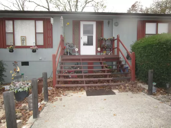27038 Hickory DR, Eagle Rock, MO 65641