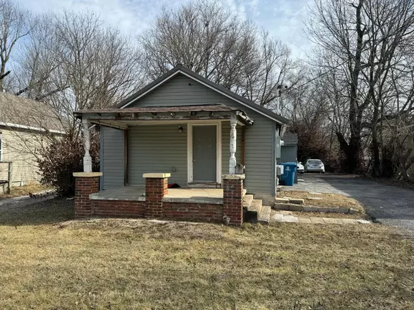 1216 N West AVE, Springfield, MO 65802