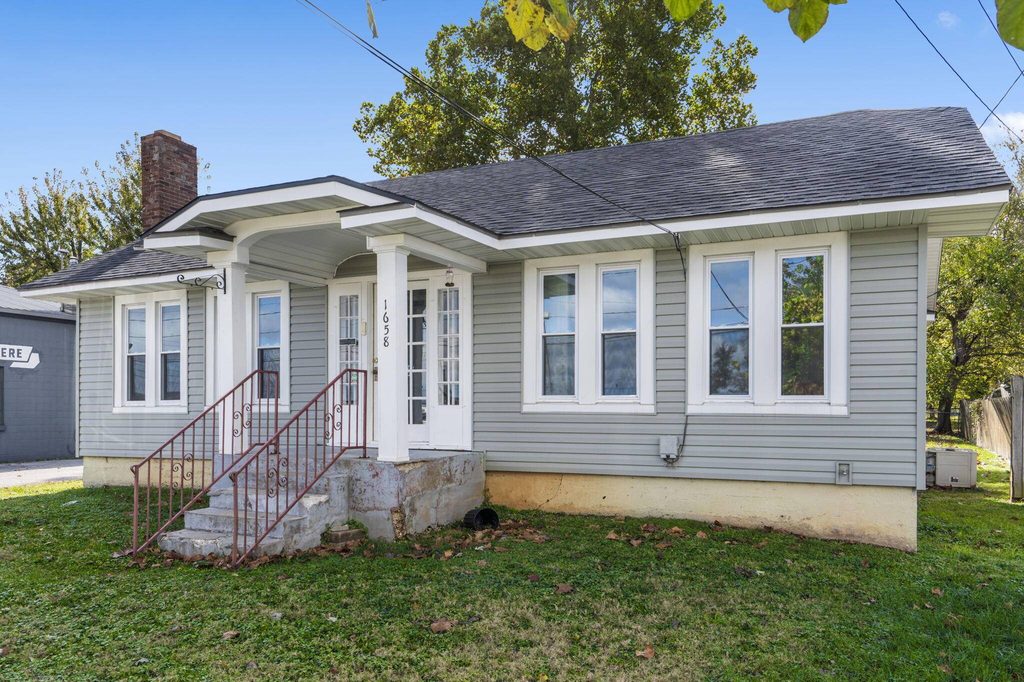 Springfield, MO 65802,1658 E St Louis ST