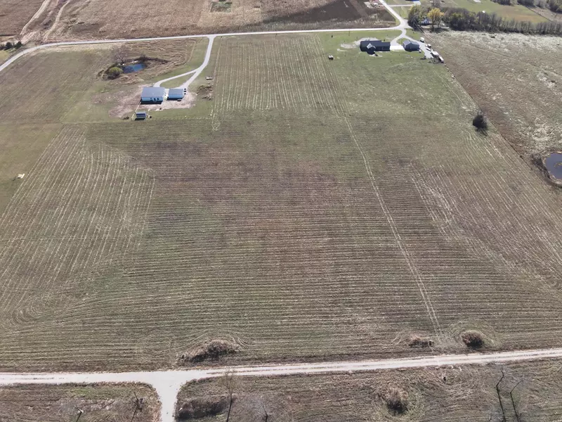 010 S 82nd RD, Bolivar, MO 65613