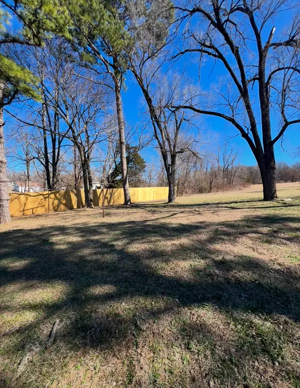 Ava, MO 65608,1612 S Jefferson ST