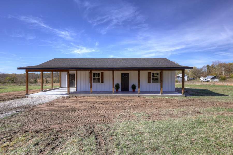 201 S Ozark TRL, Goodman, MO 64843