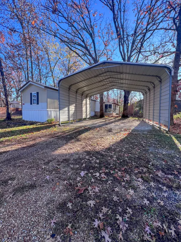 Pittsburg, MO 65724,21275 Heritage Hills LN