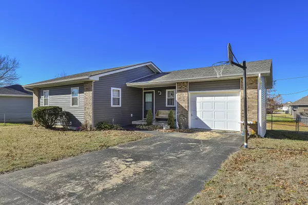 2519 S Orchard AVE, Bolivar, MO 65613