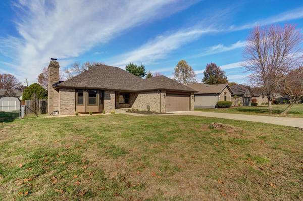 2505 S Laurel AVE, Springfield, MO 65807