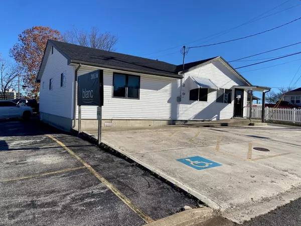 Branson, MO 65616,210 S 3rd ST