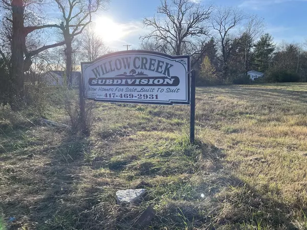 000 Aj ST #10, Willow Springs, MO 65793