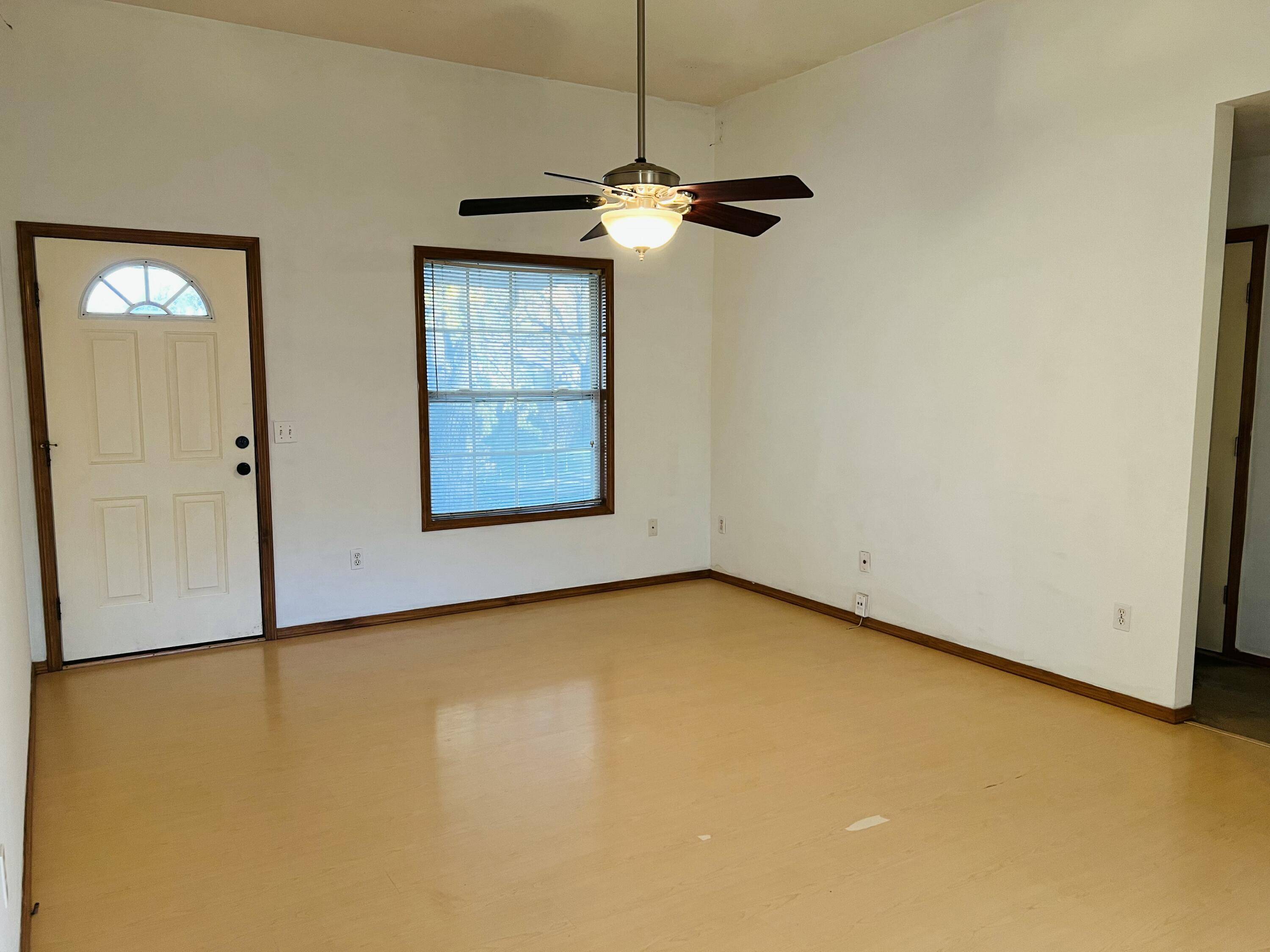 Springfield, MO 65803,2247 N Lyon AVE