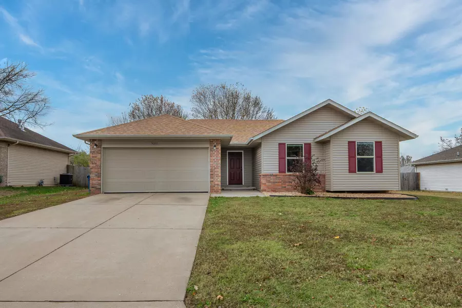 5311 S Lewis ST, Battlefield, MO 65619