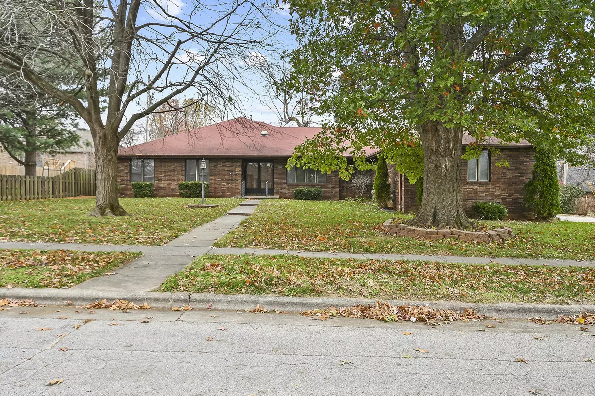 Springfield, MO 65809,1923 S White Oak AVE