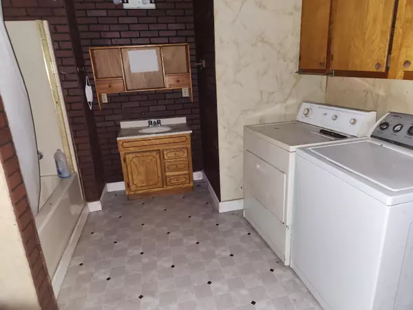 Humansville, MO 65674,410 W Buffalo ST