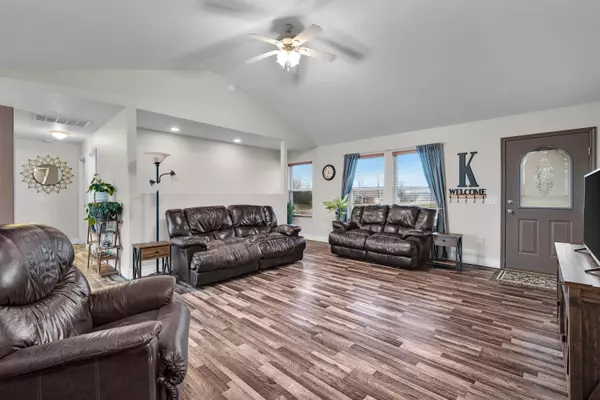 West Plains, MO 65775,7650 Private Road 2453