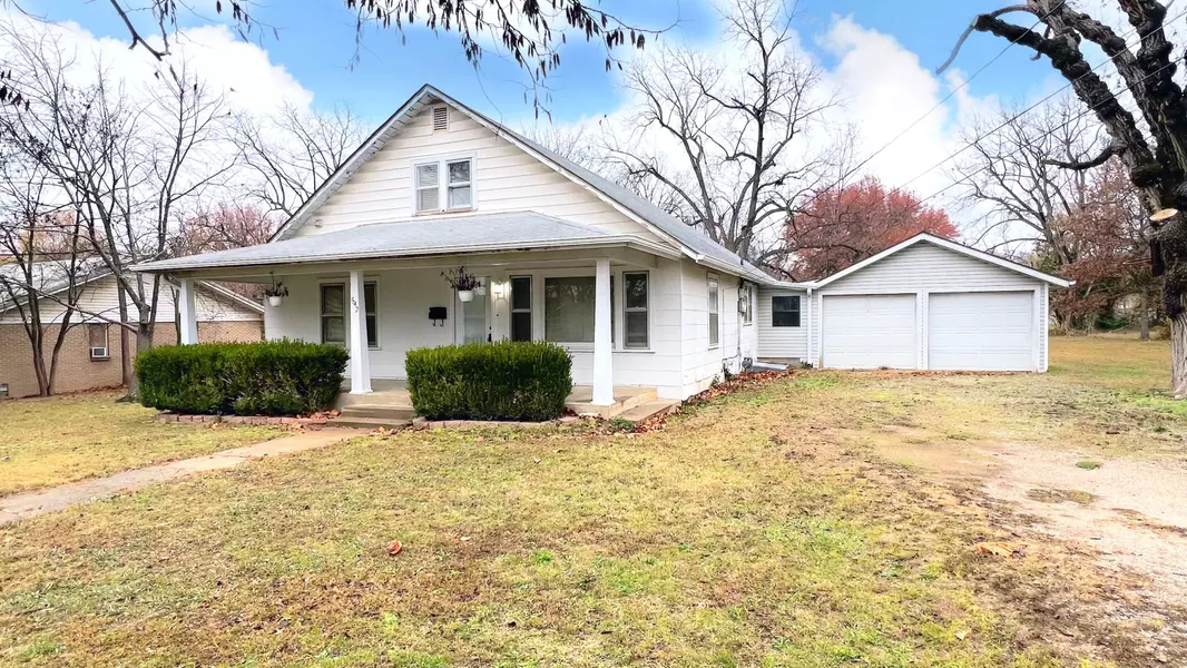 542 W Logan ST, Monett, MO 65708