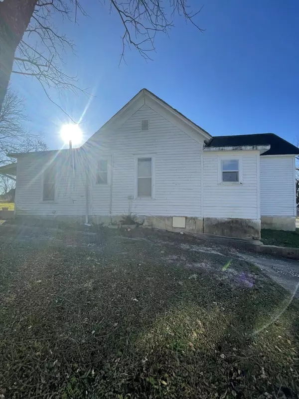 West Plains, MO 65775,926 Washington AVE