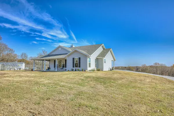 263 S Oakwood TRL, Noel, MO 64854