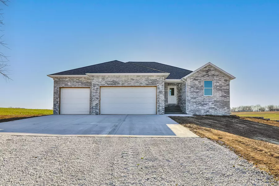 12360 W Farm Road 76, Ash Grove, MO 65604