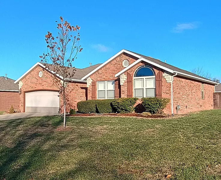 507 E Cedar LN, Willard, MO 65781