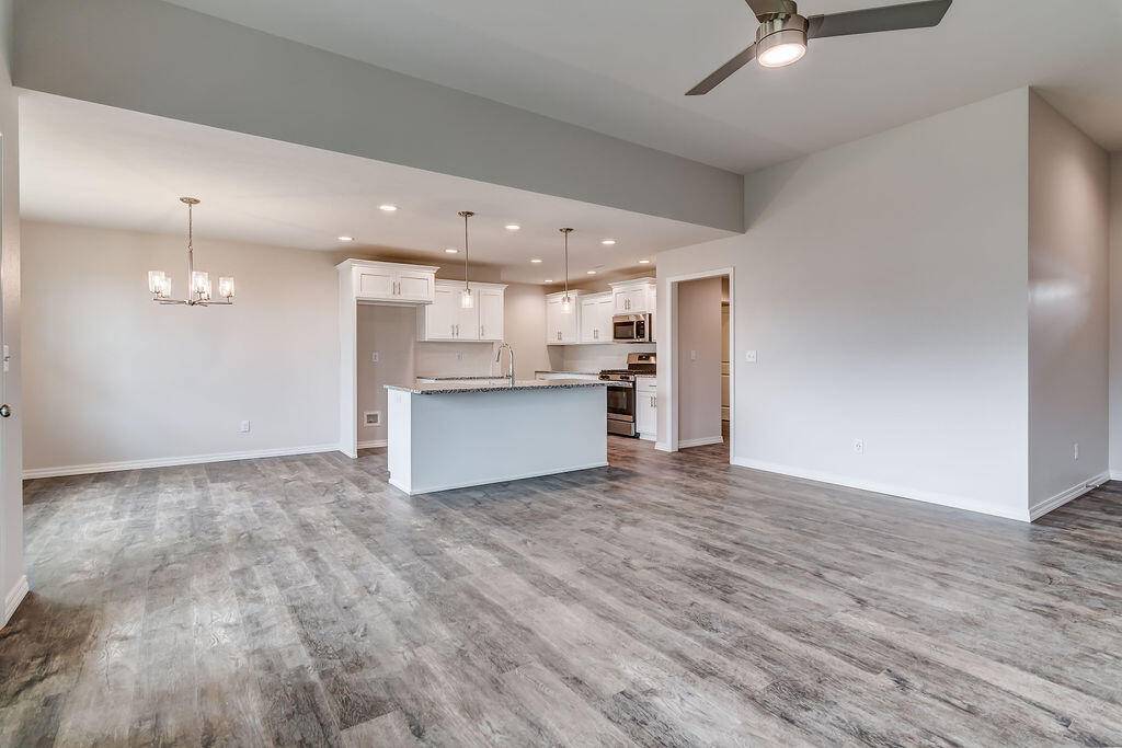 Nixa, MO 65714,918 S Silverwood LN