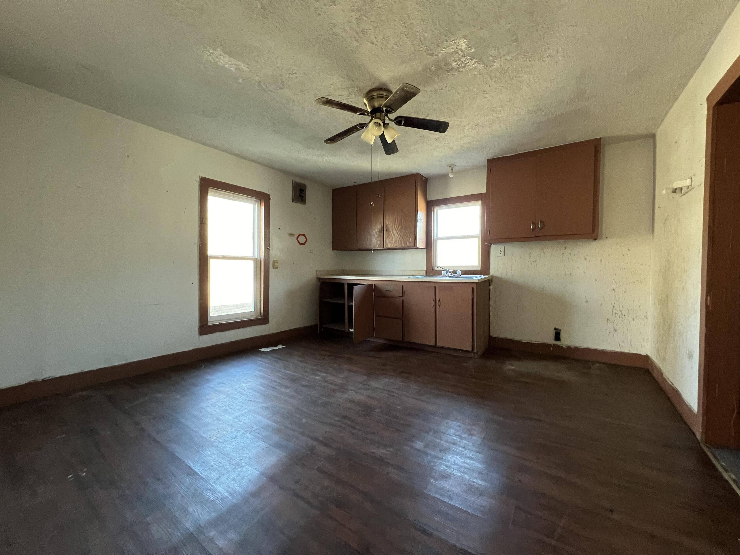 Aurora, MO 65605,318 E Delta ST