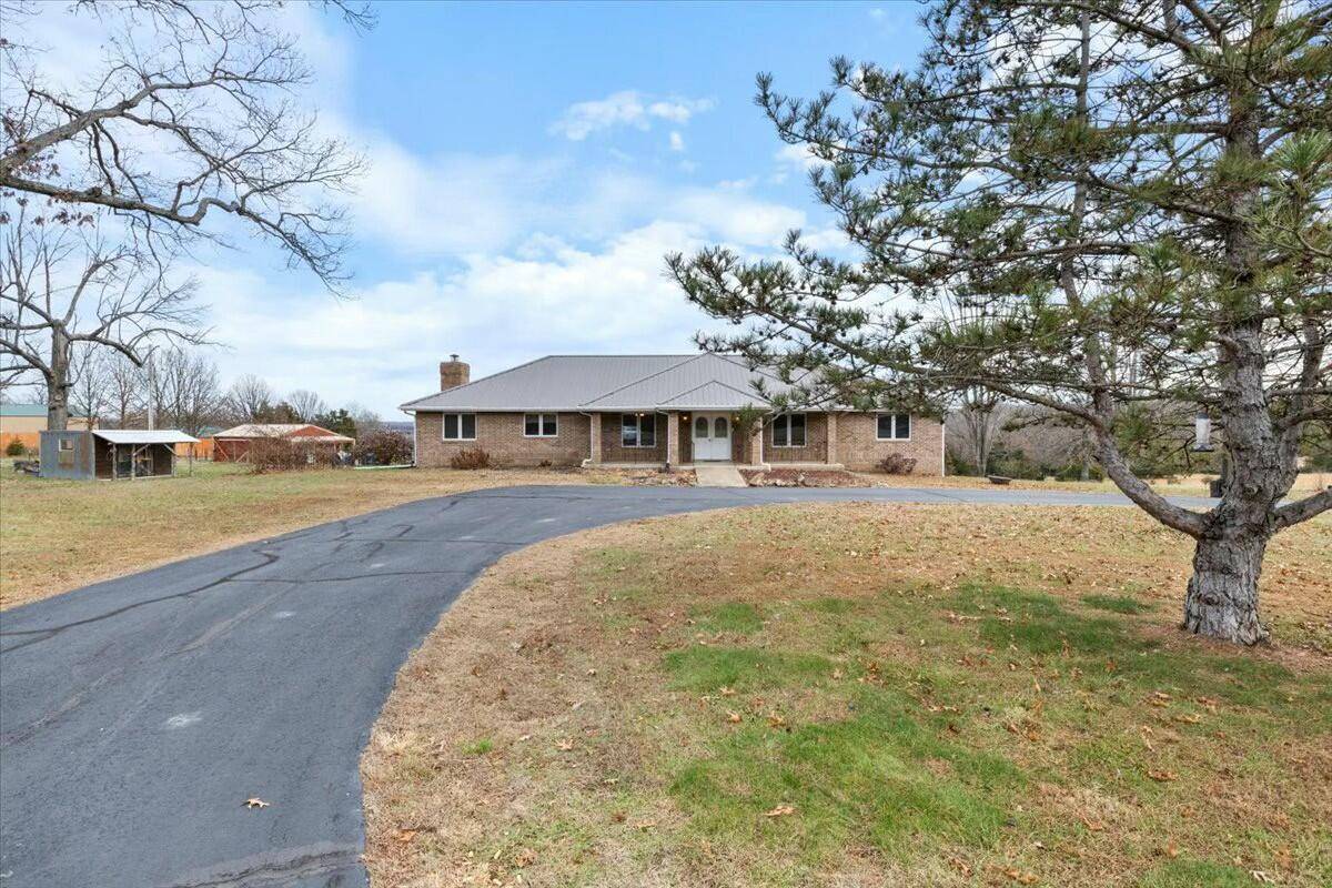 140 State Hwy V, Long Lane, MO 65590