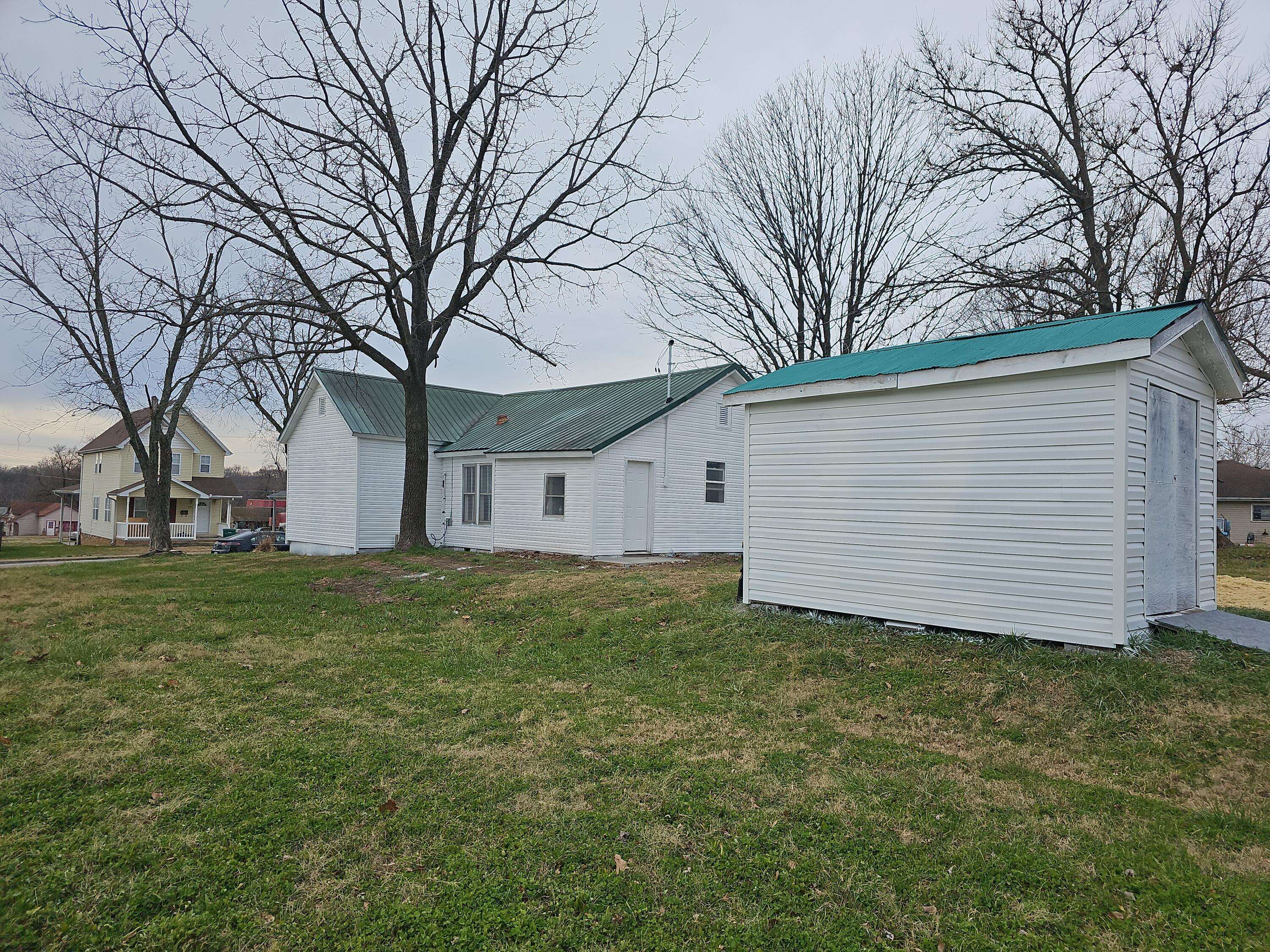 Willow Springs, MO 65793,205 W Third ST