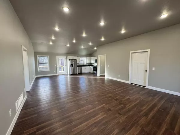 Monett, MO 65708,1650 Ridgemont AVE