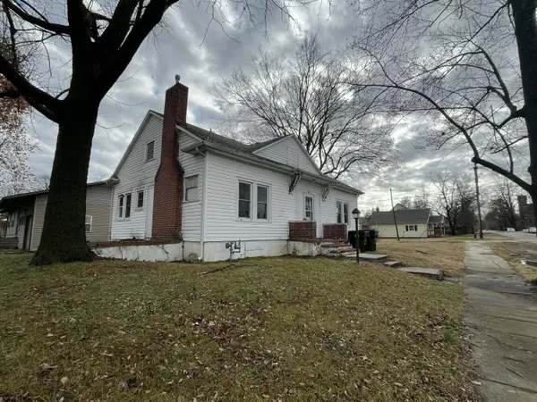 204 S Lincoln AVE, Aurora, MO 65605