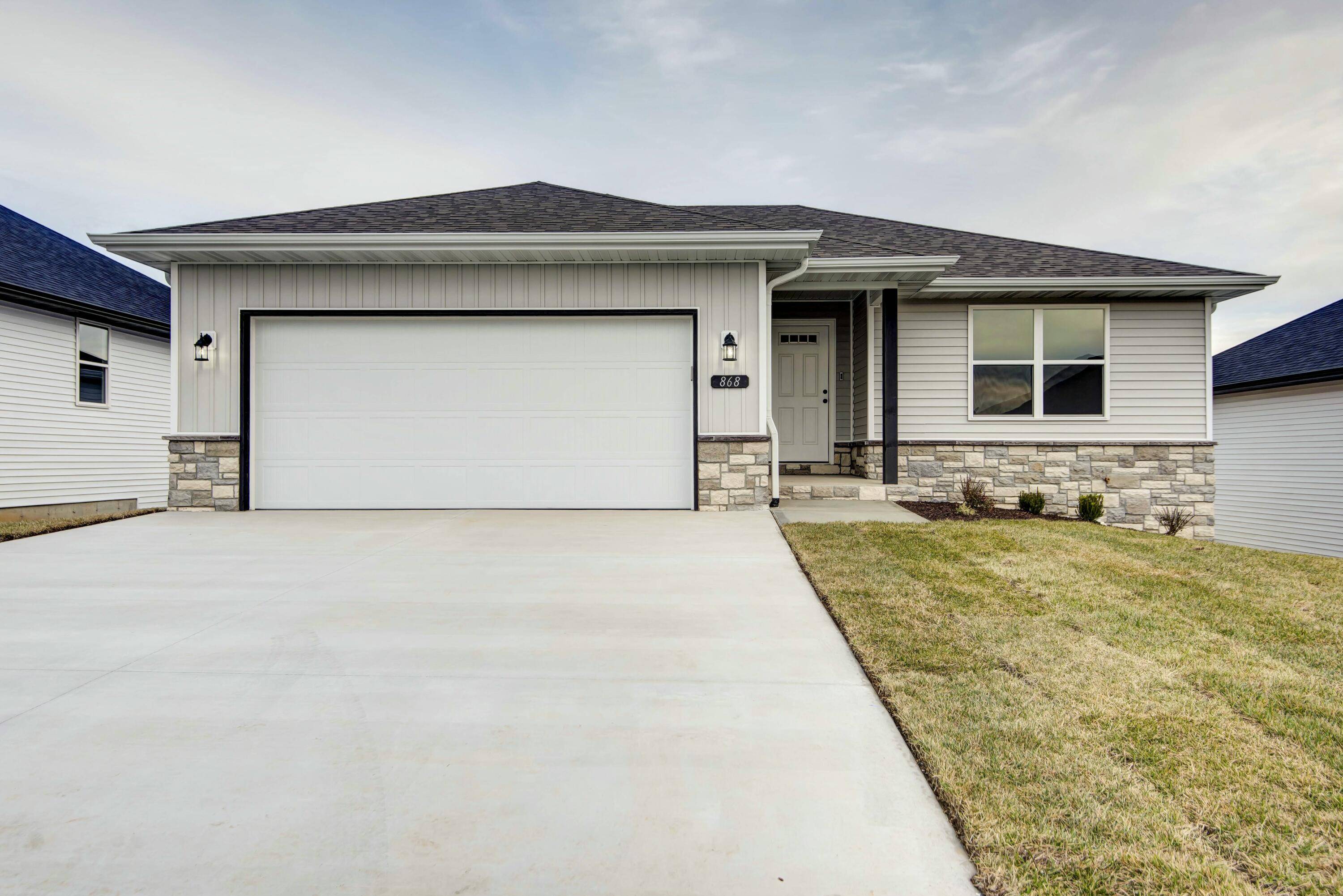 868 E Acacia LN #Lot 56, Nixa, MO 65714